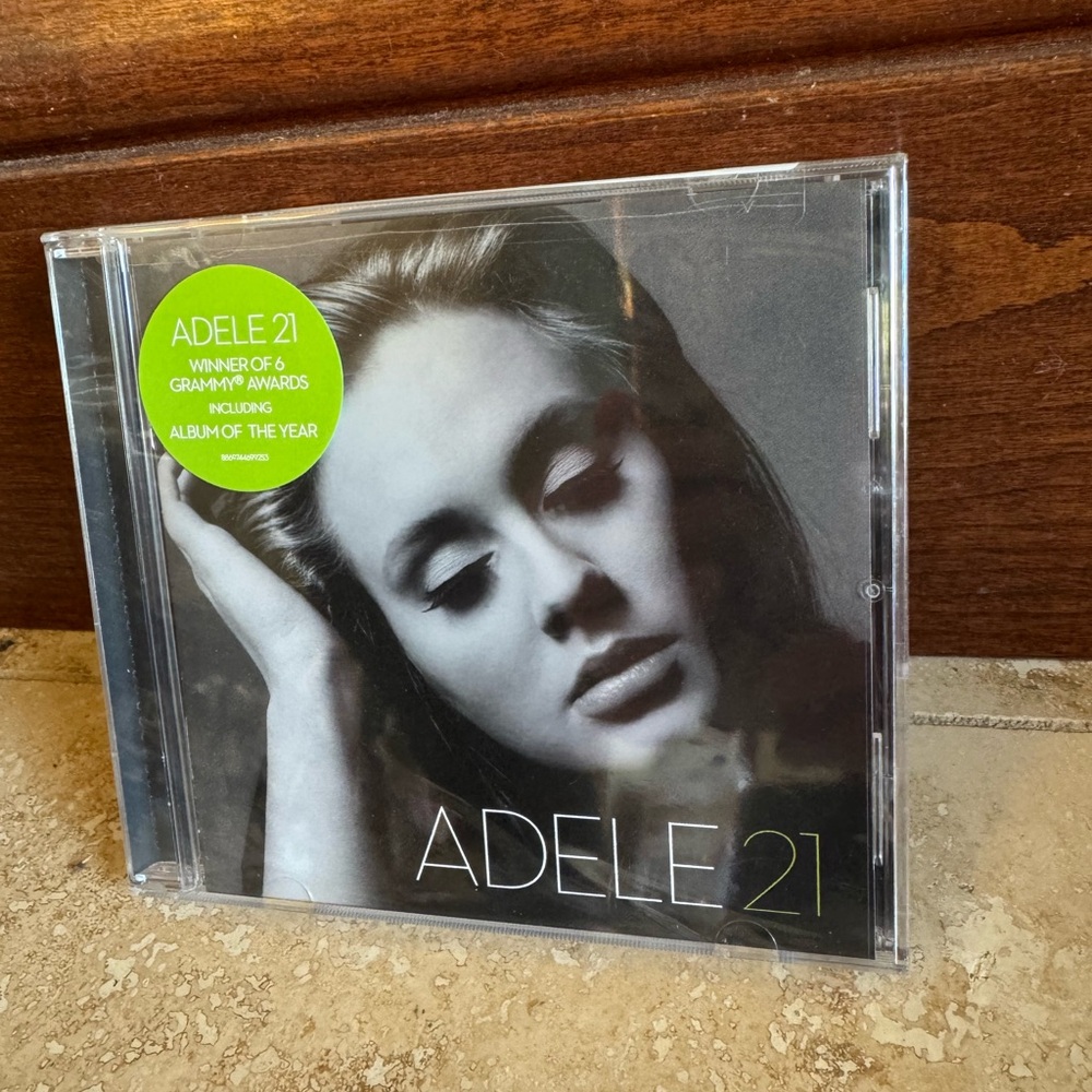 New sealed Adele 21 Album CD